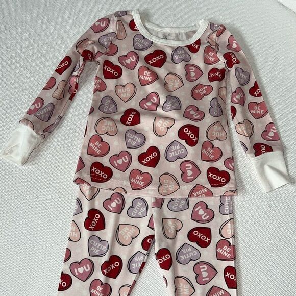 CADEN LANE SWEATHEART PAJAMA SET 12/18M - Picture 1 of 6